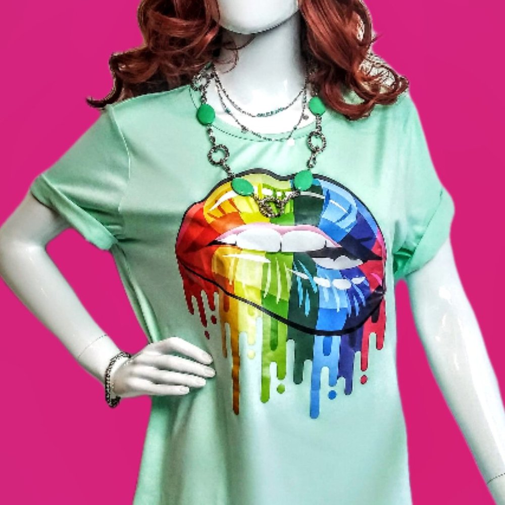 Makarthy Graphic "Minty Lips" Tee